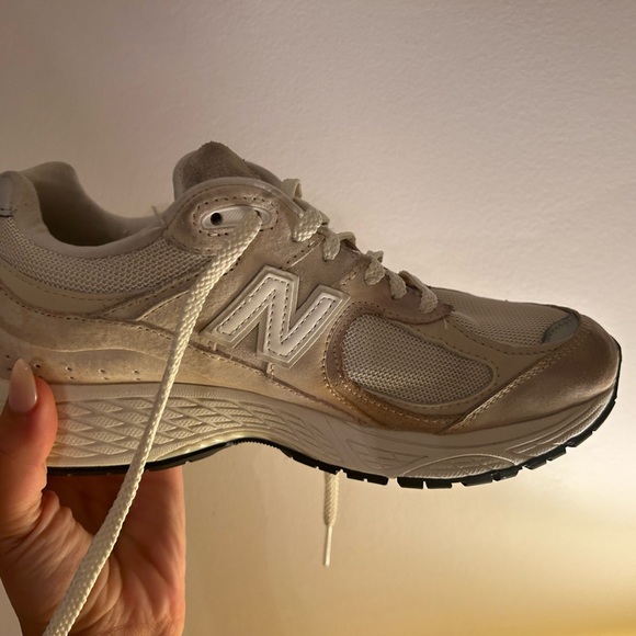 taupe new balance 2002R - Picture 6 of 6